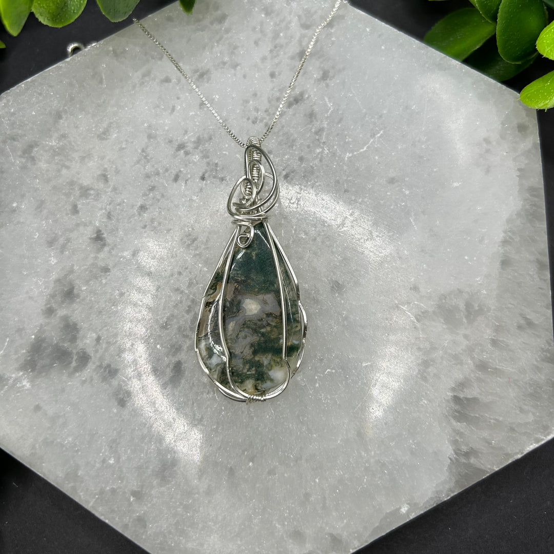 Handcrafterd Moss Agate Sterling Silver Pendant