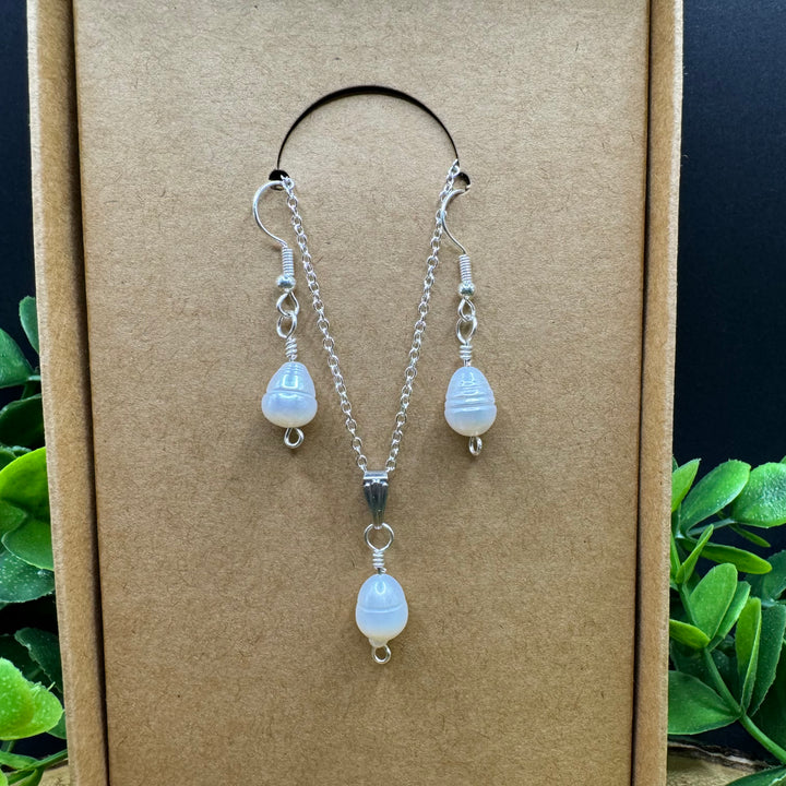 Freshwater Pearl Earring & Necklace Set