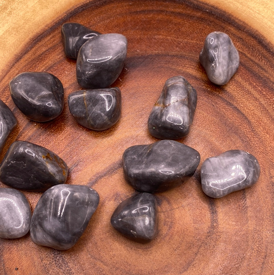 Grey Quartz Tumbled